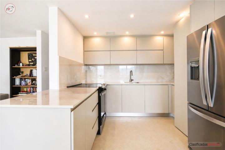 Waldorf Tower 1 parking, remodelado