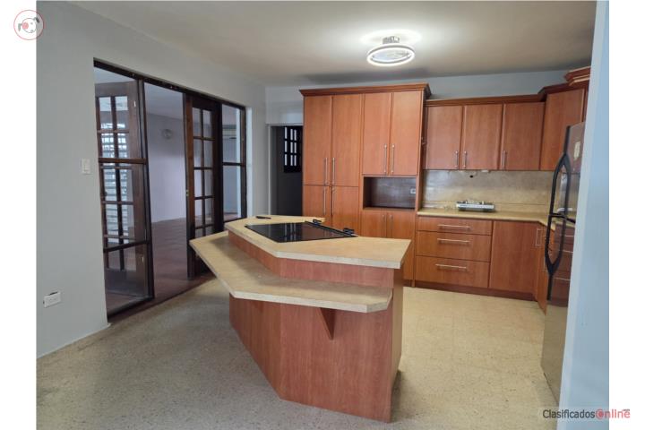 University Gardens 1er Piso $1,050. Agua/Luz