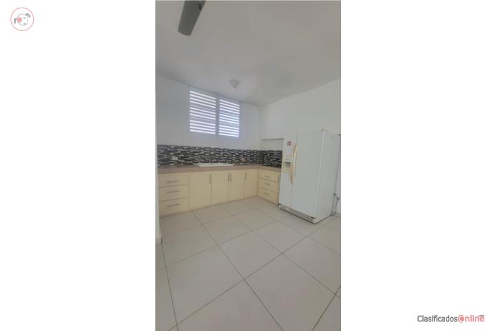 Moderno Studio 1H/1B Inc Agua & Luz $775