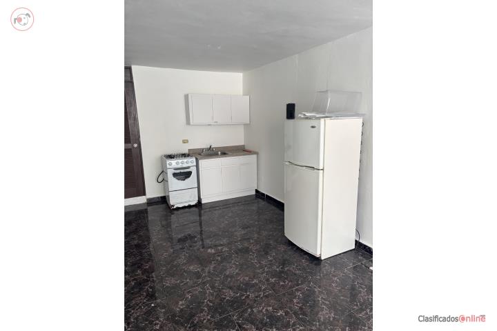 Comodo apartamento tipo studio con luz y agua