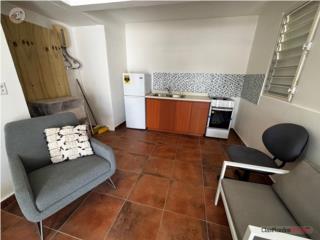 Studio frente a las Lanchas de Catano