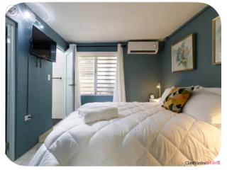 10 minute walk to the beach near Loiza street