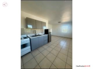 REBAJADO Apartamento 2H/1B en Levittown Lakes