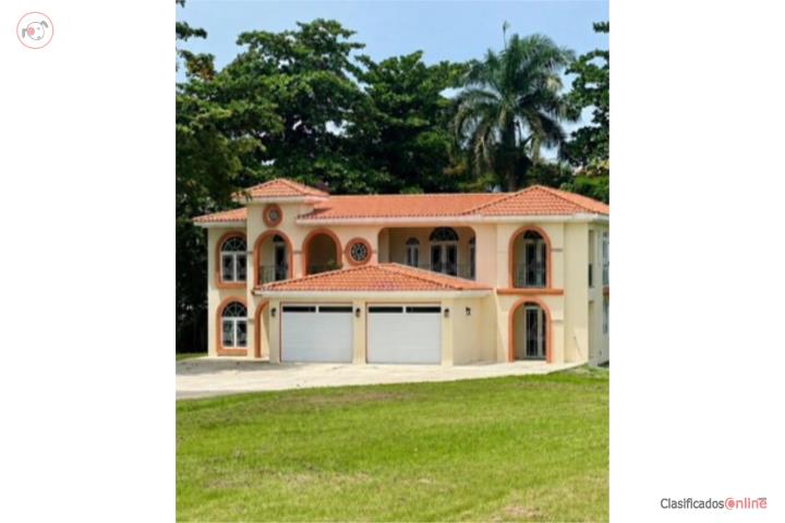 RENTA AGUADILLA  Espaciosa residencia