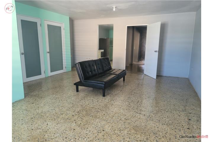 Hermoso Apartamento/ $750 Agua y Luz Inc