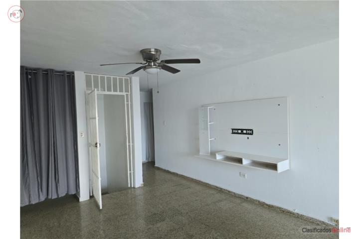 Ave. Américo Miranda, Casa 2do. Piso, $800.00