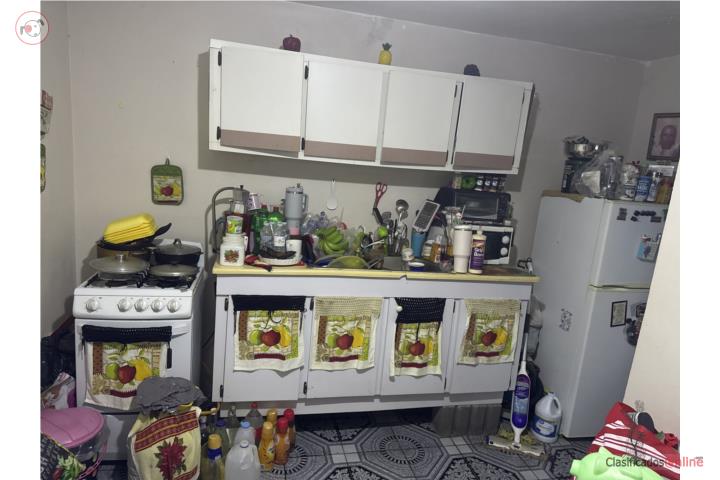Bo. Cuyon apartamento semi amueblado