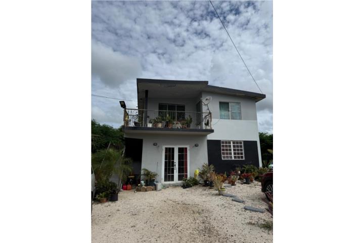 Propiedad multifamiliar en Solar de 1.31 cdas