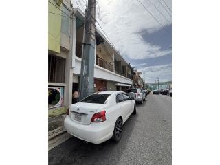 Edificio Comercial con Uso Mixto, Lares