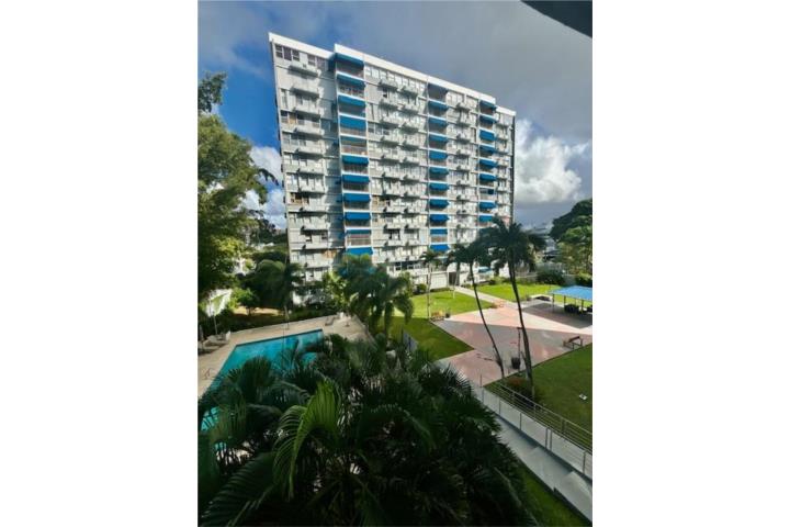 Garden Hills Plaza Guaynabo