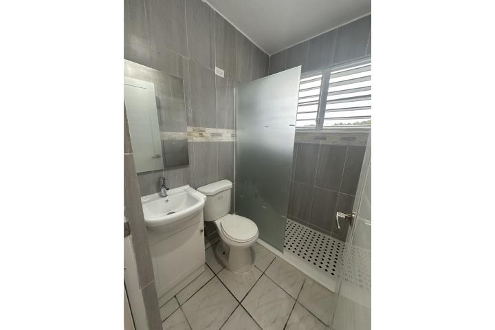 🔼? Nivel Superior ✅? 3 cuartos ✅? 1 bñño remodelado ✅? Balóón amplio con vista panoáámica a las mont