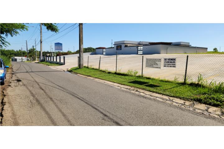 Para la venta 2 salones para actividades con área recreativa piscinas y 1 cuerda de tereno zonificac