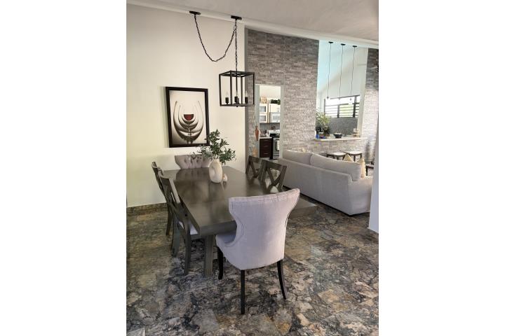 Excelente compraventa amplios espacios y acogedora, 3 habitaciones convertible a 4 hab, recibidor,mo