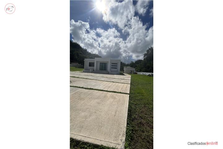 Casa con 2,500 metros en área Metro