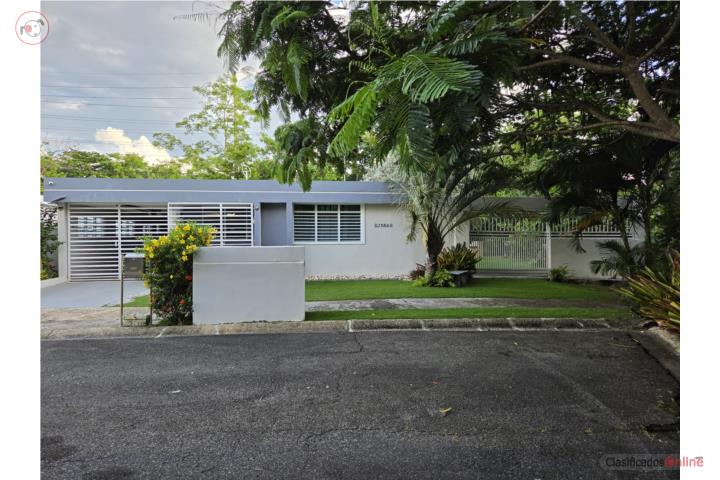 Casa remodelada con hermoso jardín 3H 2B