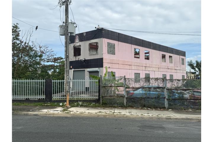 En encontrarás el inventario de propiedades más amplio en EDIFICIO COMERCIAL AVE.