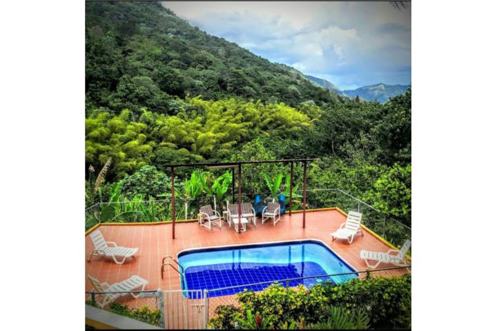 Preciosa casa en el campo colindante con el río Toro Negron.