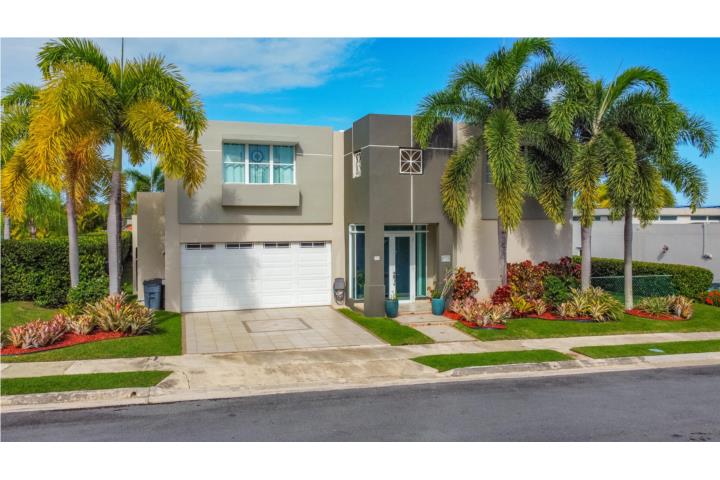 Residencia de alto nivel ubicada en una de las urbanizaciones más exclusivas de Luquillo.