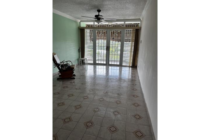 Se vende cómodo apartamento 1H/1B (piso 12) en Condominio Bello Horizonte, San Juan.