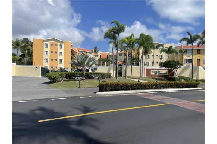 Apartment in an amenable setting with a magnificent view of the golf course.