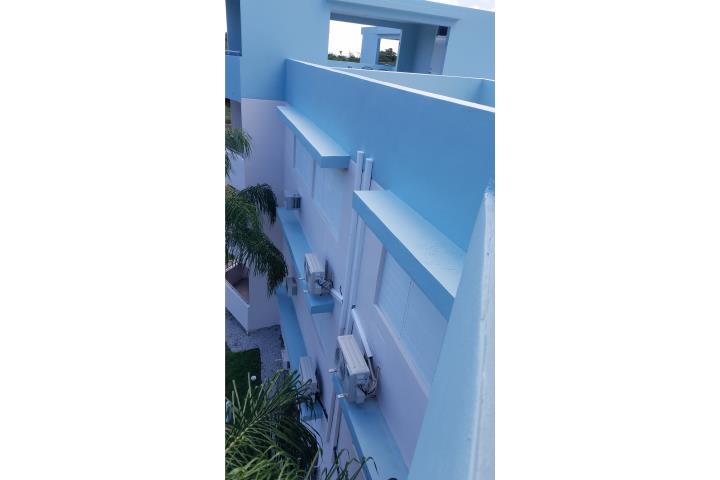 2br 2ba puerta buye condo.