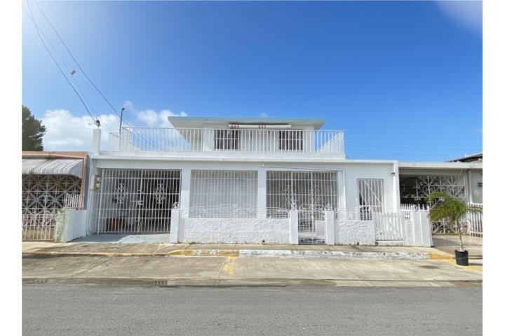 PROPIEDAD MULTIFAMILIAR - PUERTO NUEVO $235K