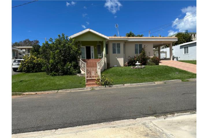 Urb. Reparto Oliveras 3 cuartos y 2 baños