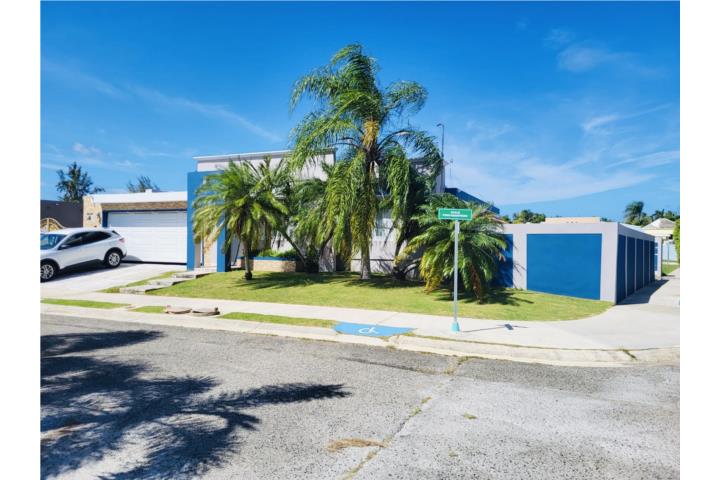 Los Pinos / Casa / 3 hab / 2.5 baños piscina