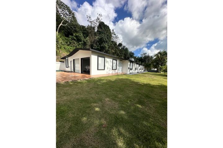 Camino los Robles carr 176 San Juan PR 00926