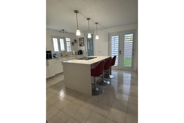 EL SEÑORIAL - CUPEY (control de accesso 24/7)