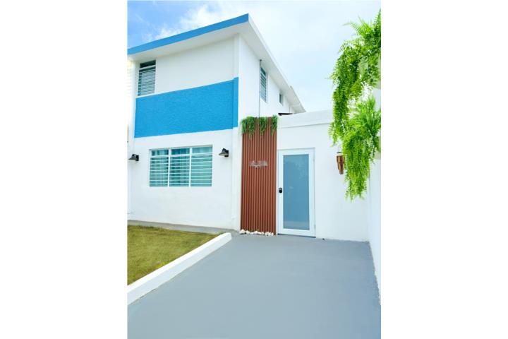 Hermosa casa estilo boho en Fajardo, impecablemente decorada y lista para mudarte de inmediato.