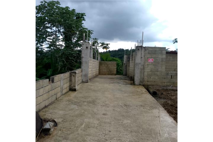 Solar, estructura de residencia sin terminar