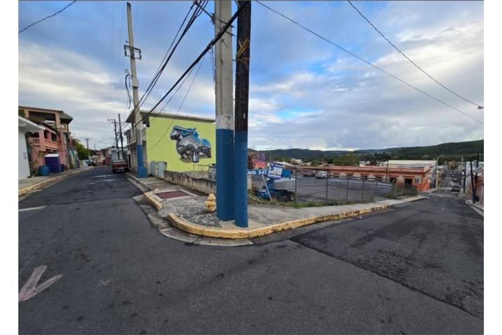 SOLAR COMERCIAL EN EL PUEBLO DE YAUCO ??