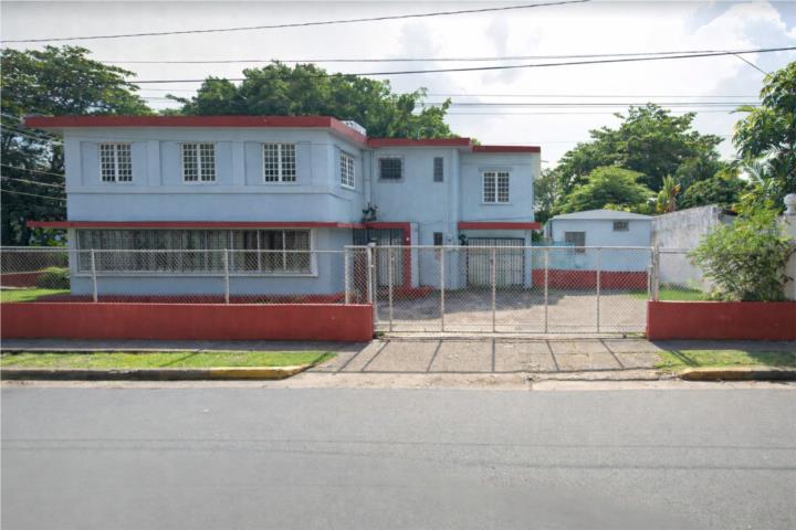 Punta Las Marías- 3 Propiedades de uso mixto!