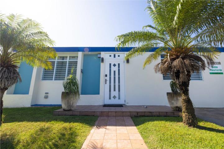 Casa en Isabela, 3 cuartos y 2 banos