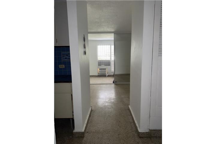 Excelente Precio!  Apartamento Jardín 1H/1B