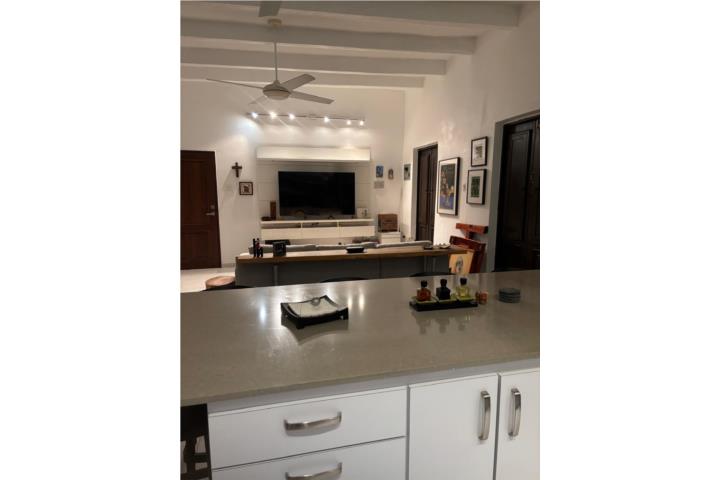 Calle Luna pent house viejo san juan