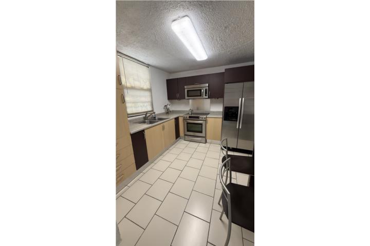 Apartamento garden, 3 cuartos, 2 baños, 2pkgs