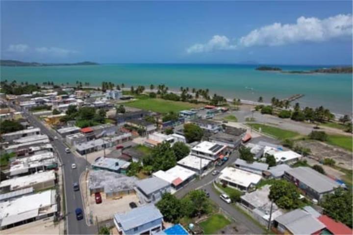 Humacao- 2 cuartos conv a 3, 2 baños-185k