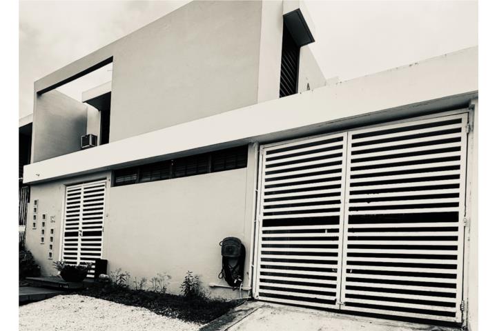 Casa 2 niveles, 3-2, colindancia Guaynabo