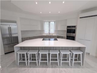 Lakeside Villas Gut Renovated 3/3 Turnkey