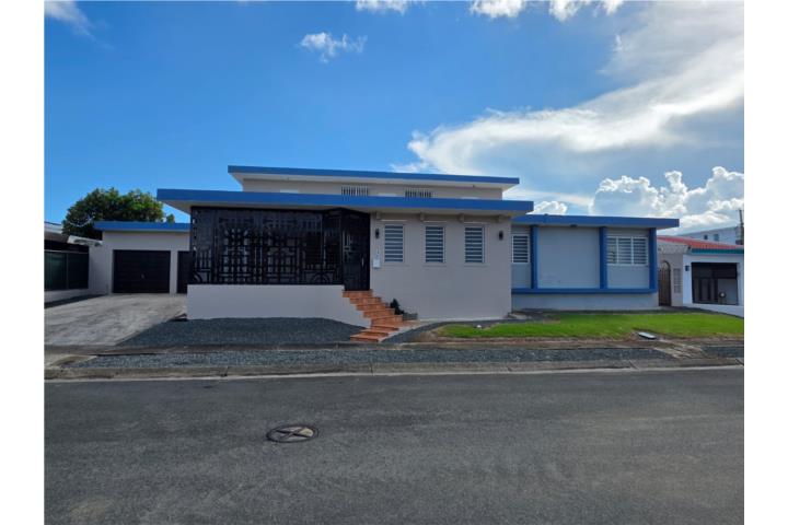 Urb. San Alfonso, Caguas, 9 cuartos- 4 baños