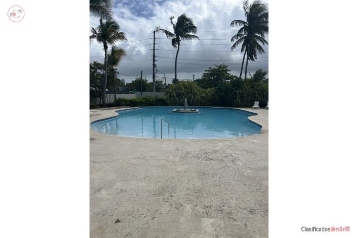Beautiful 3 floors PH In Beach Villas Condo