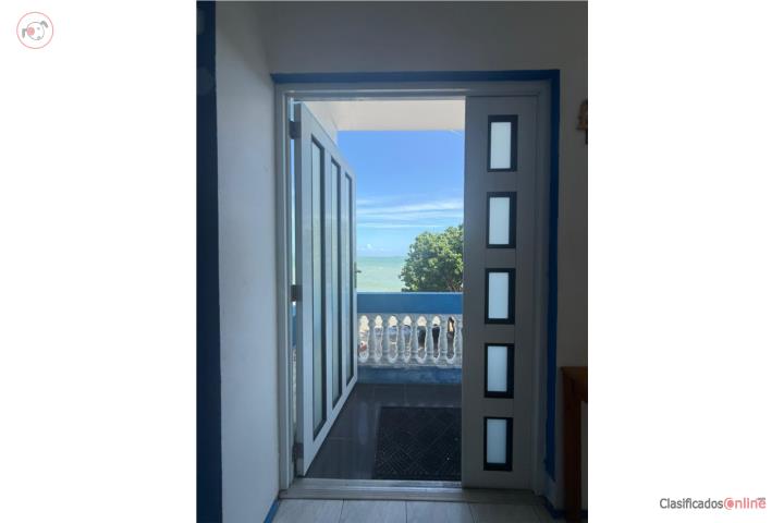 Authentic seafront MF, seaside yard, carport!