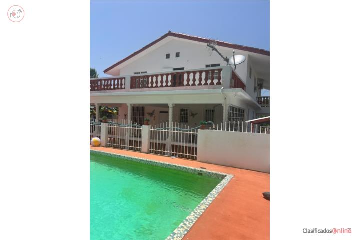 Bo. Islote, Arecibo | 4H/2B | Piscina |