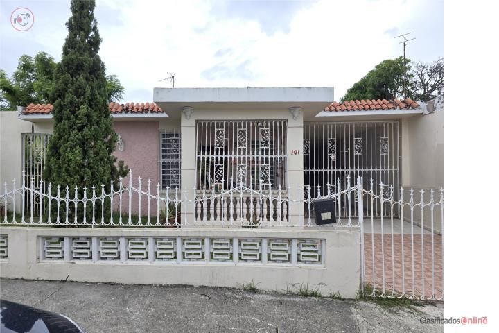 House in Pueblo, Carolina - Isla Verde