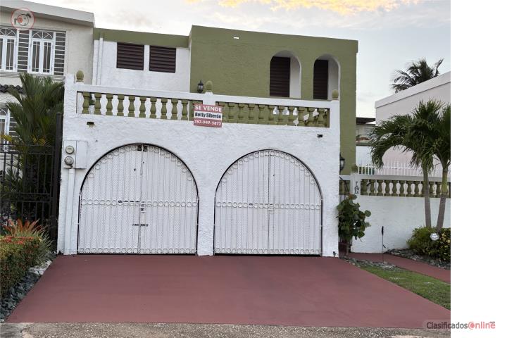 House in Estancias de Rio Hondo, Bayamón