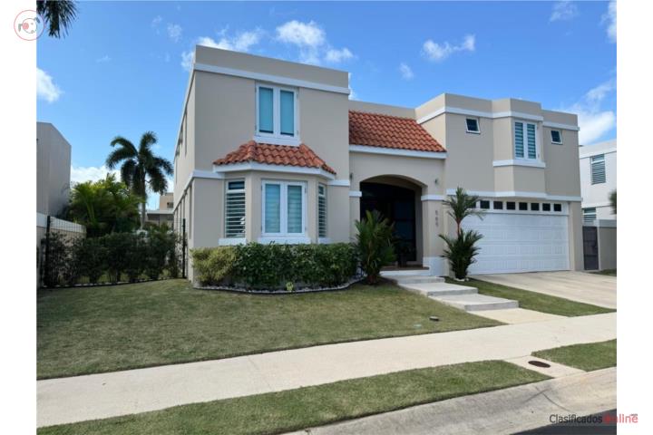 Luxury residence in Paseo Corales I with pool