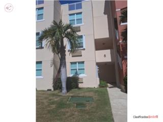 Beach Condo, 3 beds, 2 baths, 2nd Flo...