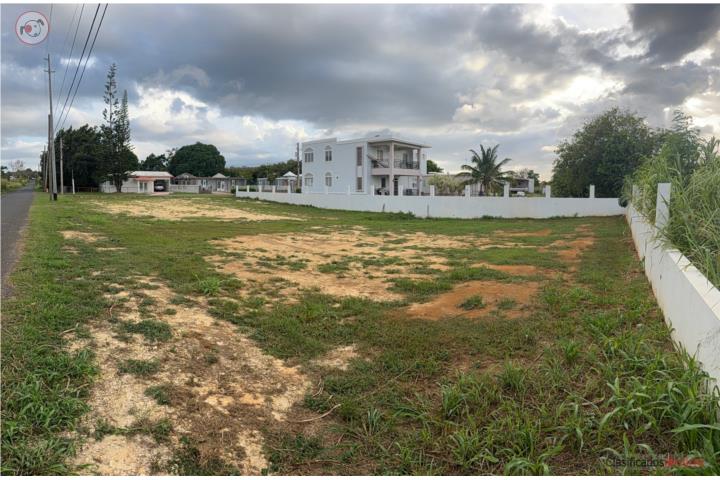 Solar de Esquina en Ceiba Baja, Aguadilla PR